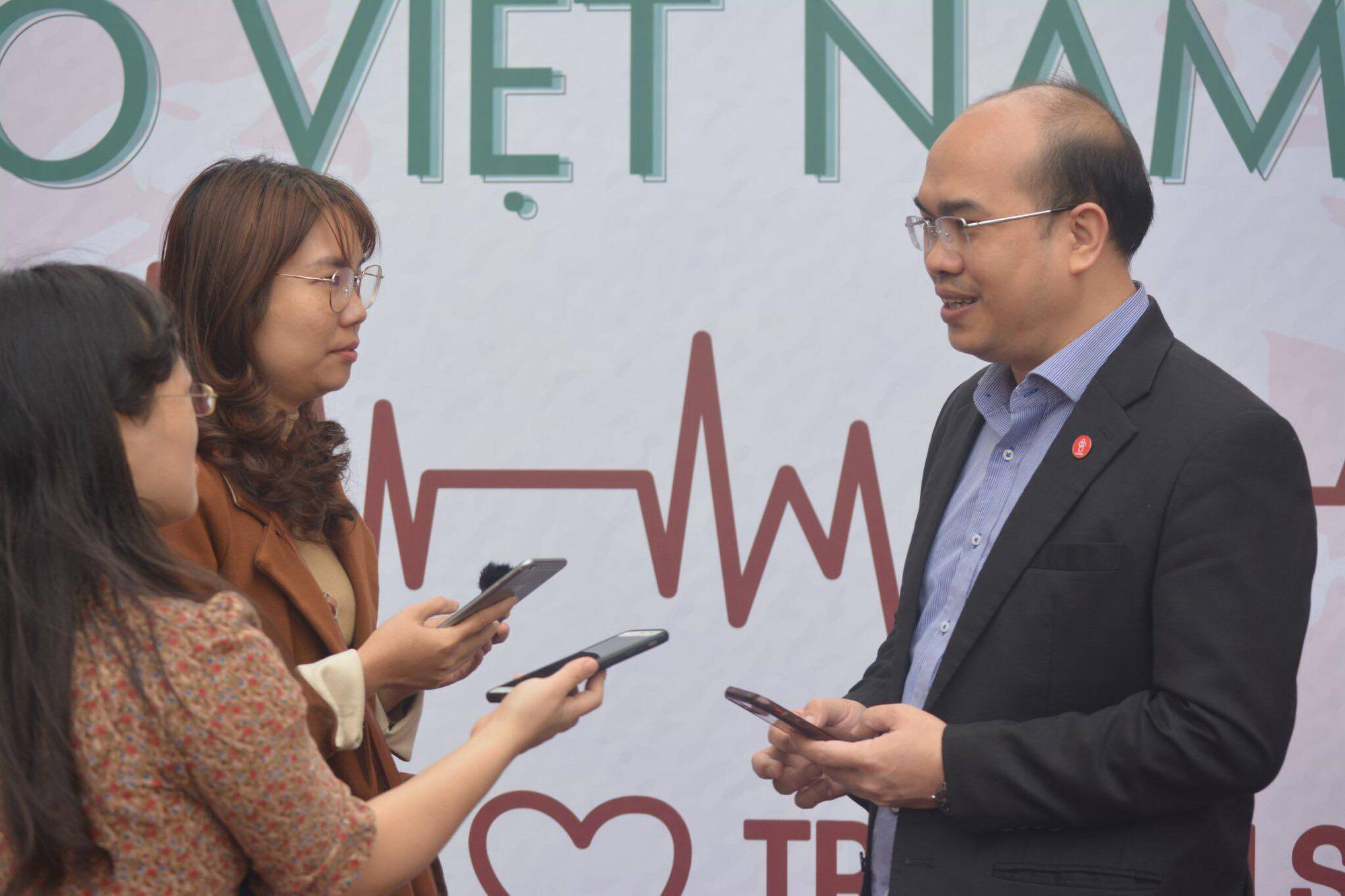 Tin sáng 30/3: Đã đến lúc coi COVID-19 là bệnh đặc hữu?; mẹ là F0 điều trị tại nhà cho con bú thế nào? - Ảnh 4.