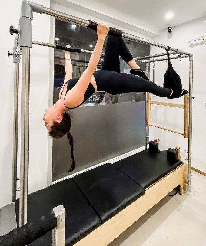 Đỗ Mỹ Linh, Mai Ngọc tập pilates giữ dáng - Ảnh 2.