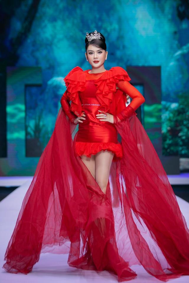 Lâm Khánh Chi không ngần ngại xuất hiện cùng bạn trai tin đồn tại Vietnam Junior Fashion Week - Ảnh 6.