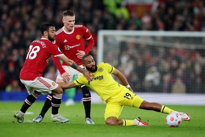 Ronaldo rực sáng ở Old Trafford, Man United vẫn khó mơ tranh Top 4 - Ảnh 1.