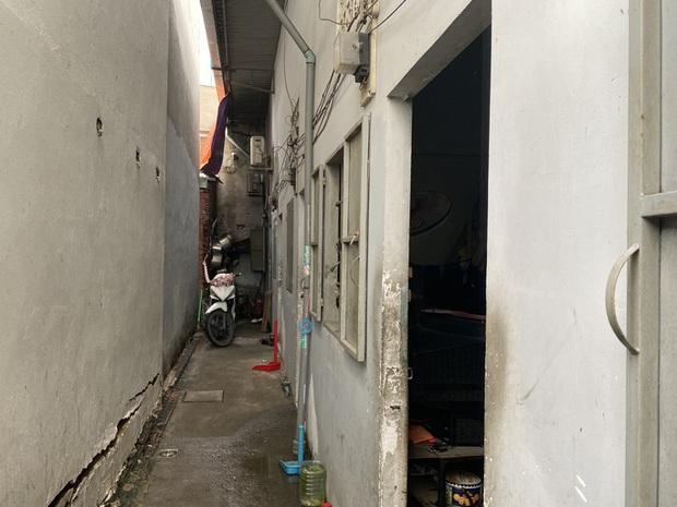 Diễn biến mới nhất vụ 3 người tử vong trong khu trọ ở TPHCM: Nhân chứng bàng hoàng kể lại sự việc - Ảnh 2.