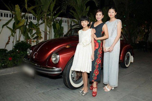 Chụp ké Lệ Quyên, Dương Triệu Vũ, con gái Bằng Kiều 12 tuổi vừa xinh vừa cao nổi bật 1m72, chân dài thẳng tắp - Ảnh 12.