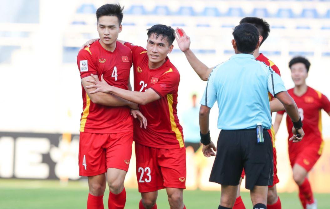 U23 Viet Nam duoc thuong nong sau khi vao tu ket giai chau A anh 1