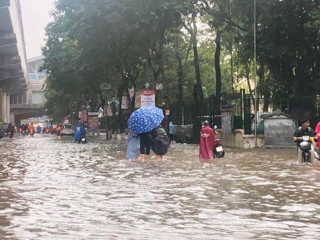 Mưa giông còn duy trì nhiều ngày, La Nina khiến thời tiết cực đoan hơn ở Bắc bộ ảnh 1