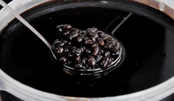 Nước đậu đen là thuốc quý của mùa hè nhưng 5 nhóm người sau dùng thì hóa