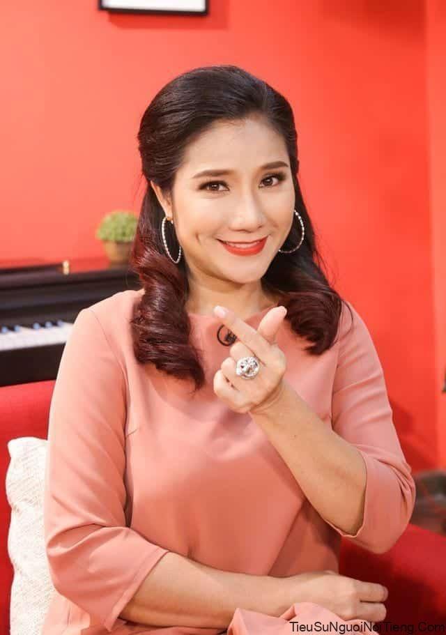 Những diễn viên lấn sân sang MC và trở thành 'ông mai, bà mối' cực mát tay trong show hẹn hò - Ảnh 3.