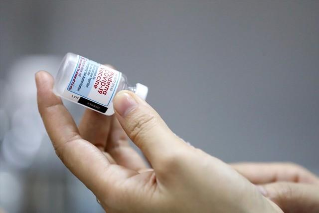 Tất cả những điều cần biết khi tiêm mũi 4 vaccine COVID-19 tăng cường kháng thể - Ảnh 2.
