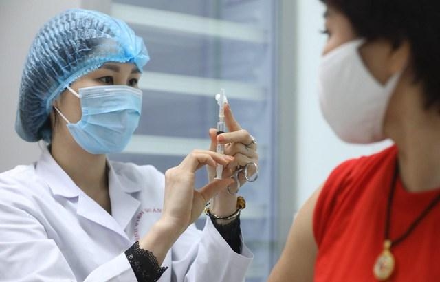 Tất cả những điều cần biết khi tiêm mũi 4 vaccine COVID-19 tăng cường kháng thể - Ảnh 3.
