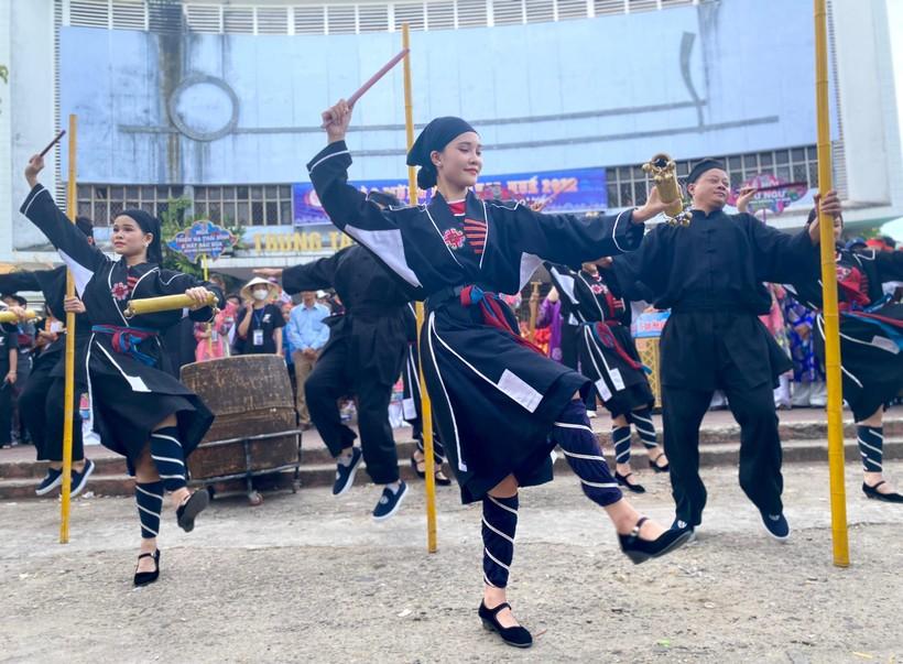 Rộn ràng Lễ hội đường phố đa sắc màu tại Festival Huế 2022 ảnh 16