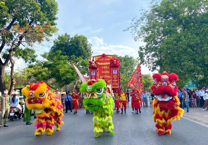 Rộn ràng Lễ hội đường phố đa sắc màu tại Festival Huế 2022 ảnh 1
