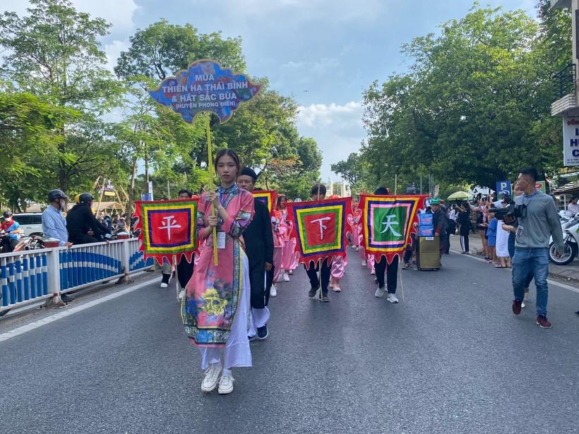 Rộn ràng Lễ hội đường phố đa sắc màu tại Festival Huế 2022 ảnh 6