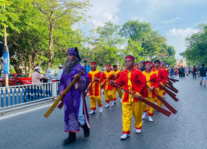 Rộn ràng Lễ hội đường phố đa sắc màu tại Festival Huế 2022 ảnh 11