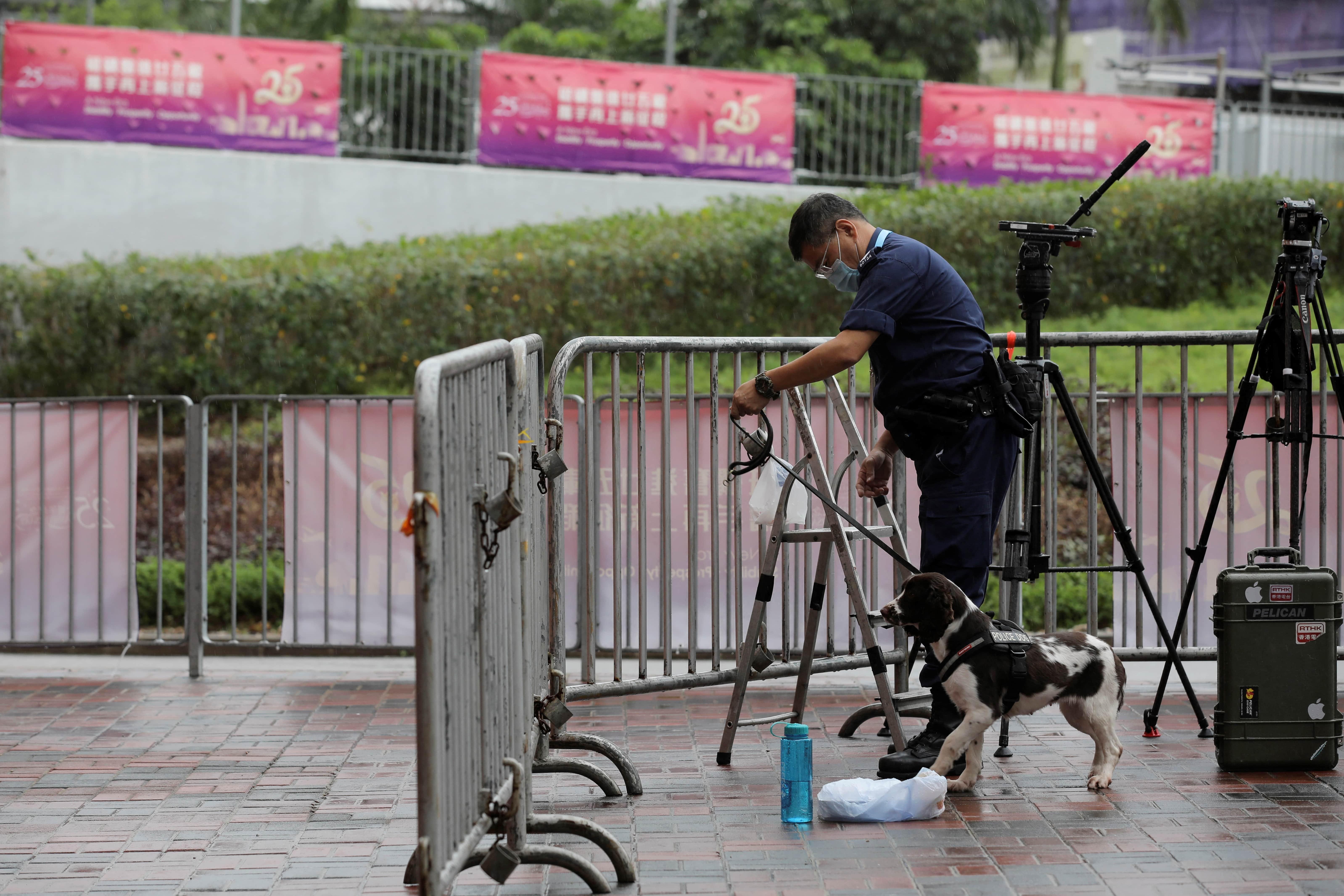 ong tap can binh den hong kong anh 9