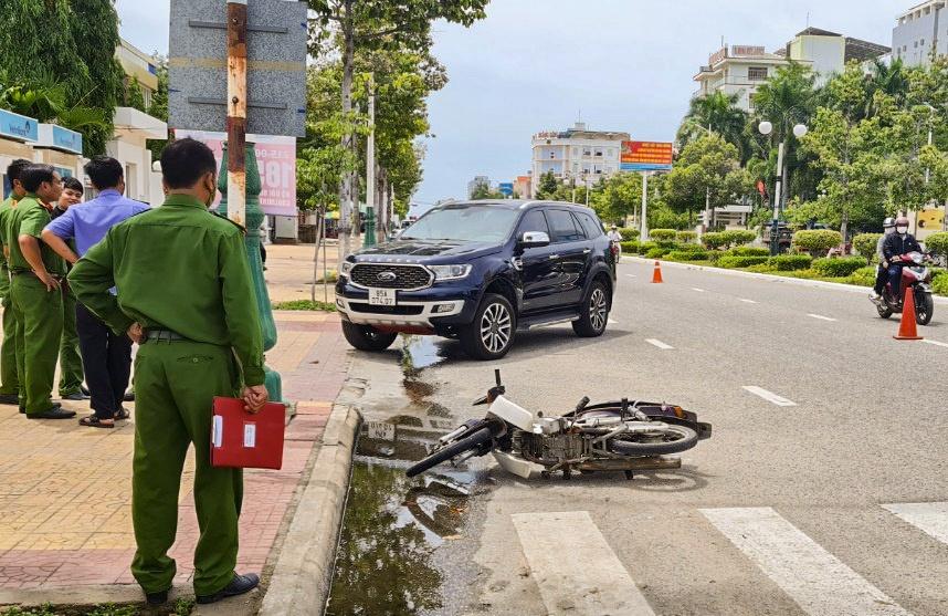 nu sinh lop 12 bi oto tong o Ninh Thuan anh 2