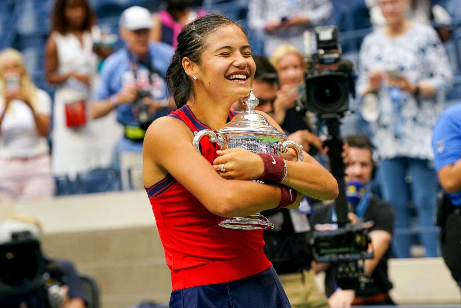 Emma Raducanu đổi đời sau chức vô địch US Open 2021. Ảnh: Reuters.