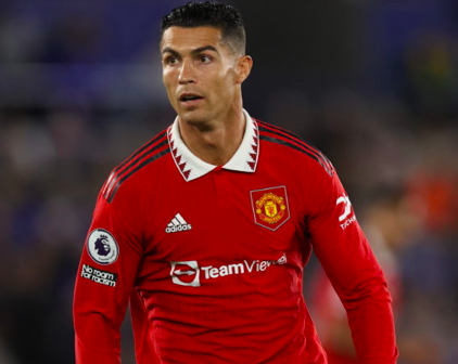 Ronaldo vẫn chưa thể rời MU như dự kiến.