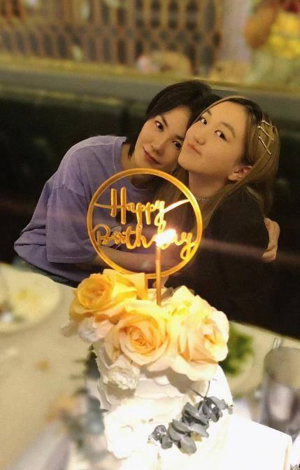 Con gái 16 tuổi của Vương Phi: Tiểu thư ngậm thìa vàng, ngày càng xinh đẹp - Ảnh 7.