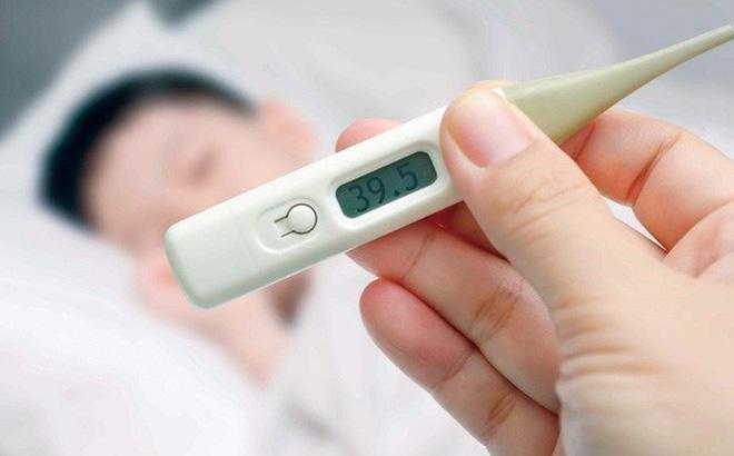 Điều quan trọng đầu tiên là cha mẹ cần hạ sốt đúng cách cho trẻ.