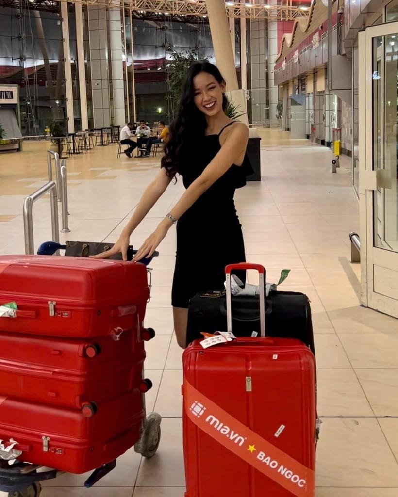 Bị thất lạc hành lý, Á hậu Bảo Ngọc vẫn tự tin ở Hoa hậu Liên lục địa 2022 ảnh 1