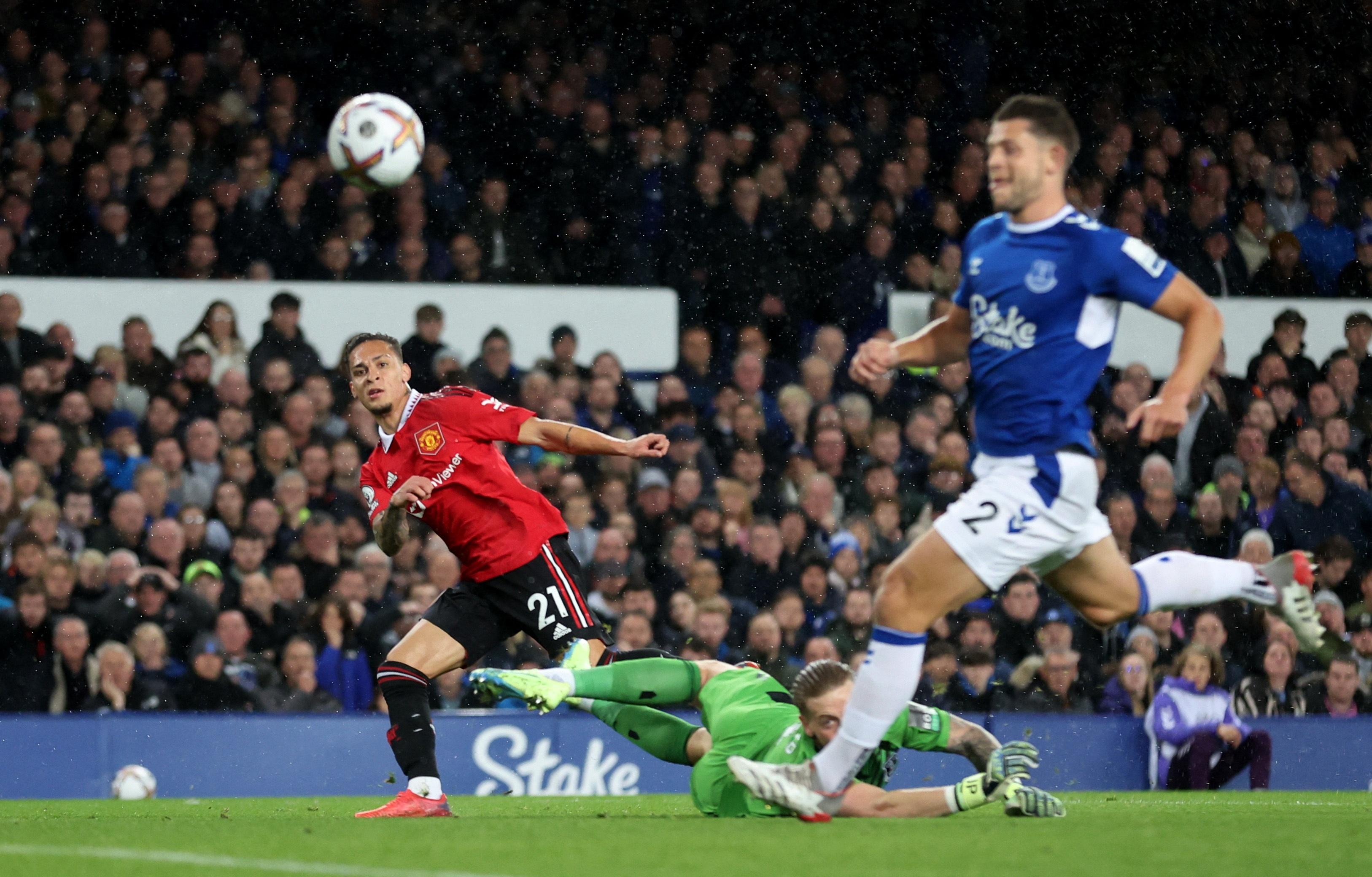 Antony ghi bàn trong cả 3 lần ra sân tại Premier League cho MU.