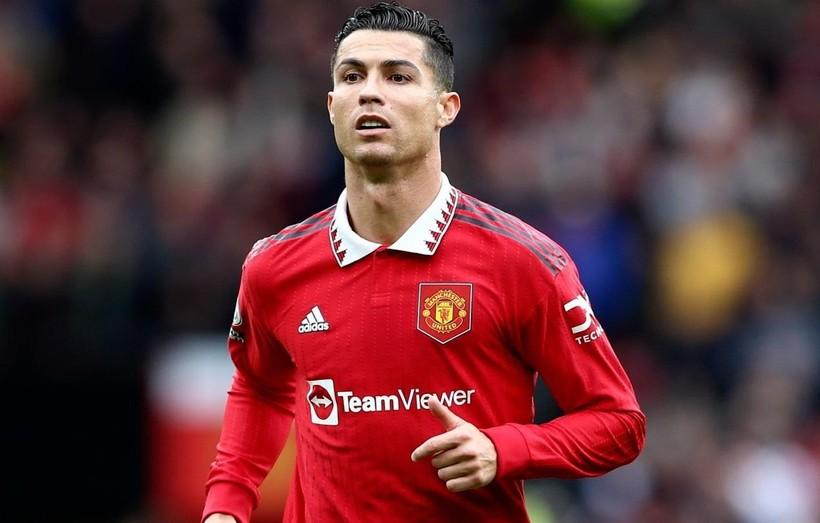 Ronaldo kiên quyết ra đi trước khi hết hợp đồng với MU.