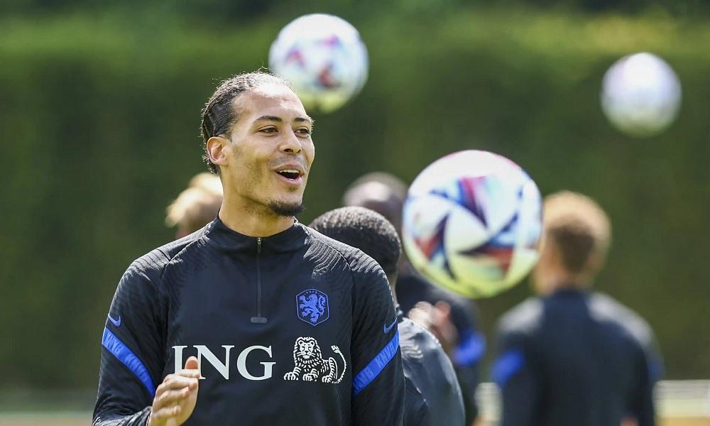 Virgil van Dijk là ngôi sao hàng đầu của tuyển Hà Lan. Ảnh: Guardian.