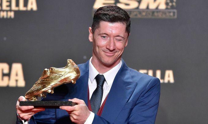 Lewandowski ‘ẵm’ Giày Vàng châu Âu  ảnh 1