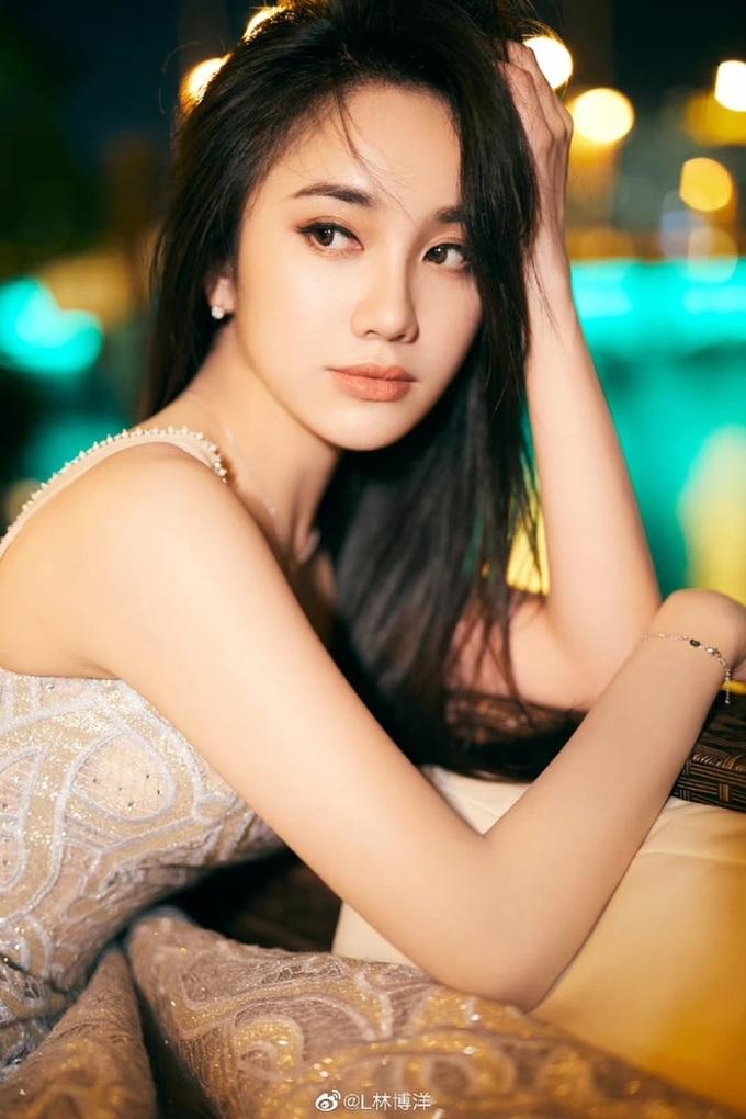 Nàng thơ sinh năm 2000 của Trương Nghệ Mưu là hot girl học viện điện ảnh - 6