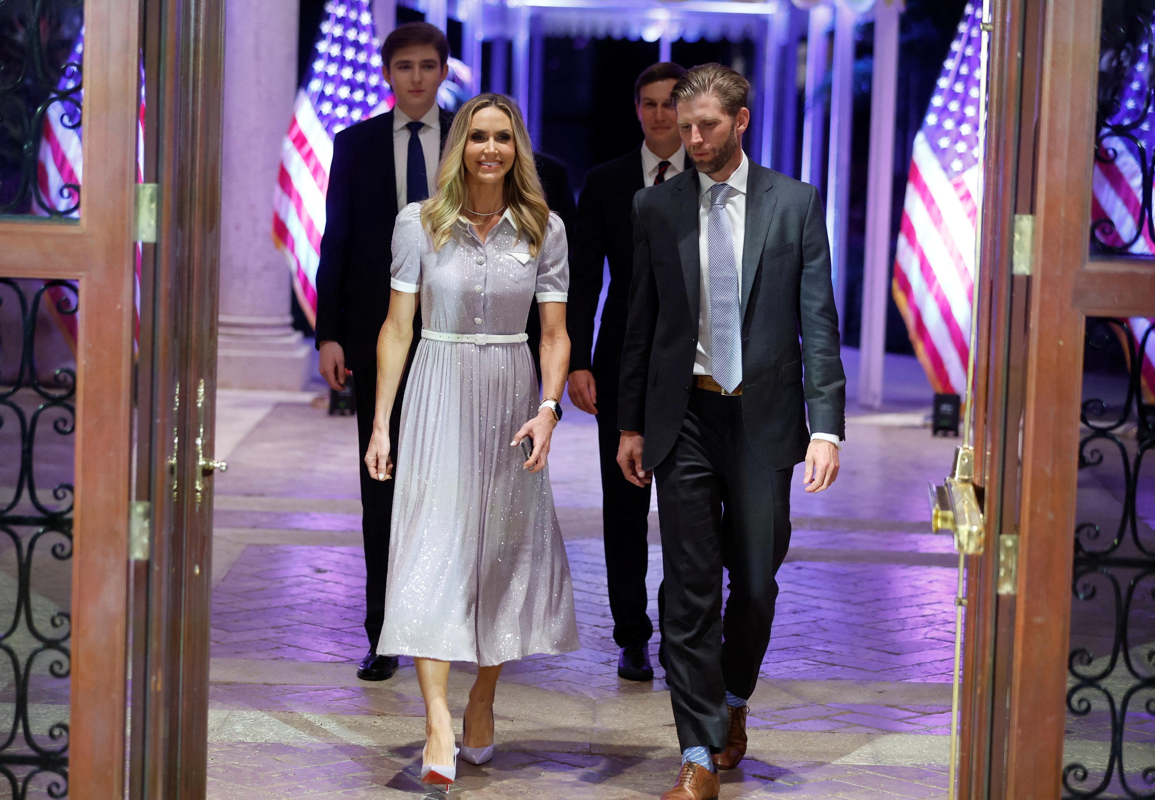 Donald Trump tranh cu anh 2