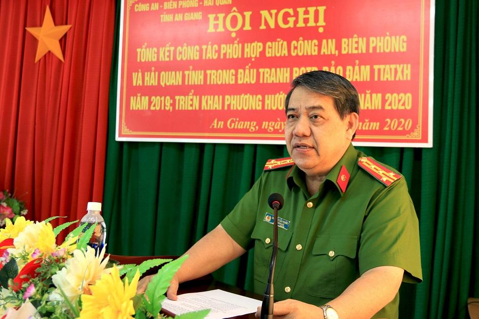Cung thieu tuong Bui Be Tu…nhung Giam doc Cong an nao bi ky luat?-Hinh-11
