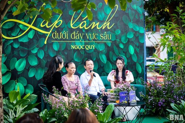 "Lấp lánh dưới đáy vực sâu" tôn vinh tiếng nói quê hương và giá trị gia đình - Ảnh 1.