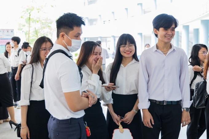 Kỳ thi tuyển sinh riêng "đua nở", lo ngại giảm tải thi cử ngày càng xa? - Ảnh 1.