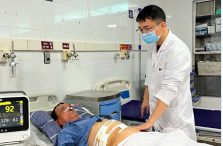Thói quen uống thuốc tưởng 'lành' đang khiến nhiều người chảy máu dạ dày - Ảnh 1. Thói quen uống thuốc tưởng 'lành' đang khiến nhiều người chảy máu dạ dày - Ảnh 1.