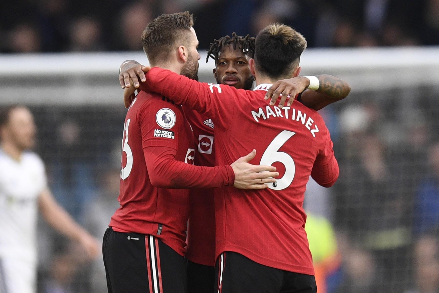 Man United vượt mặt Man City, lên top 2 Premier League