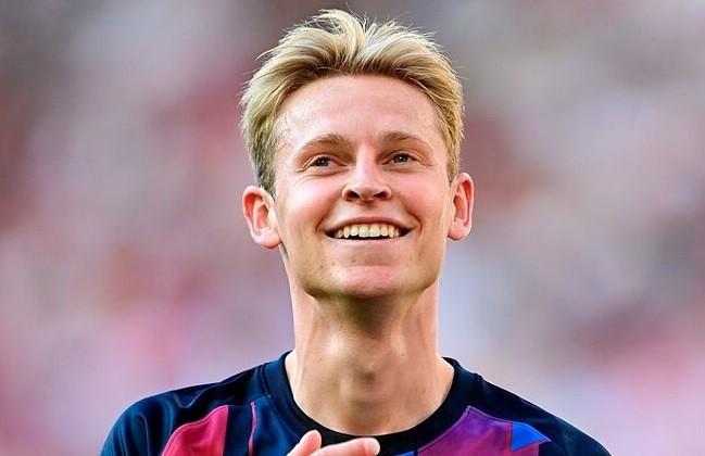 Frenkie De Jong chưa chốt tương lai dù được nhiều đội bóng lớn quan tâm.