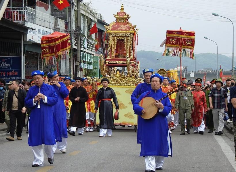 Quảng Ninh khai hội đền Cửa Ông ảnh 7