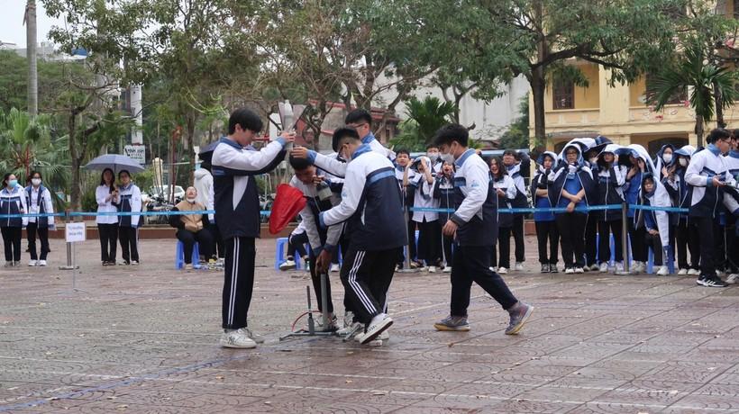 Thú vị bài học STEM qua cuộc thi Bắn tên lửa nước của học sinh Hải Phòng ảnh 5