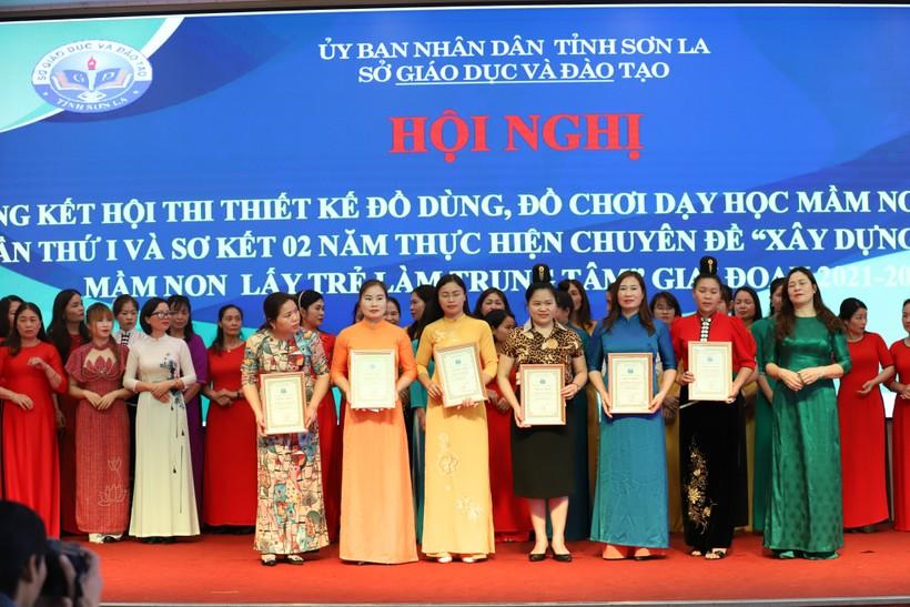 Trao 30 giải tại Hội thi thiết kế đồ dùng dạy học ở Sơn La ảnh 1