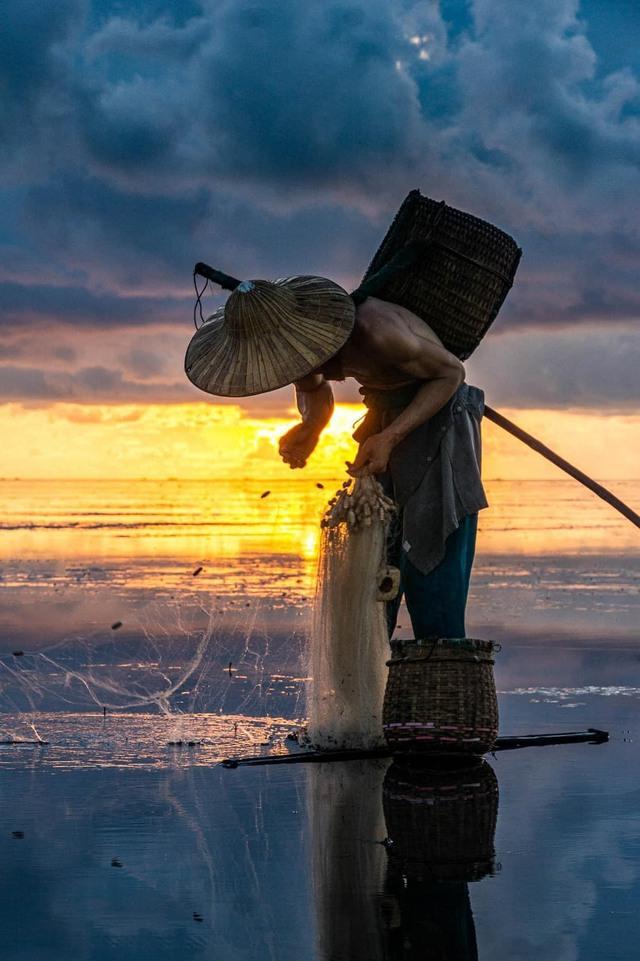 Giới trẻ bị 'khuấy động" bởi vẻ đẹp siêu thực của biển vô cực Thái Bình  - Ảnh 12.