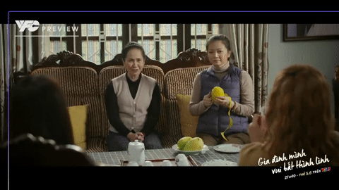 'Gia đình mình vui bất thình lình' tập 20: Danh bị mẹ Trâm Anh mắng té tát - Ảnh 2. 'Gia đình mình vui bất thình lình' tập 20: Danh bị mẹ Trâm Anh mắng té tát - Ảnh 2.