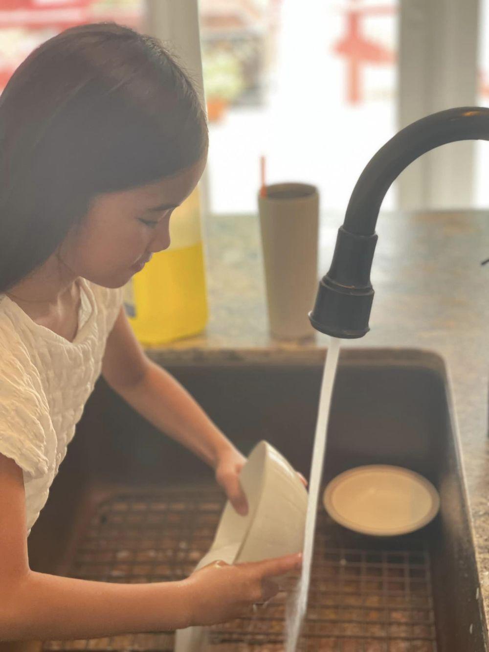 Kim Hiền khoe biệt thự mới tậu ở Mỹ: Rộng 200m2, phong cách hiện đại, căn bếp cực xịn - Ảnh 11. Kim Hiền khoe biệt thự mới tậu ở Mỹ: Rộng 200m2, phong cách hiện đại, căn bếp cực xịn - Ảnh 11.