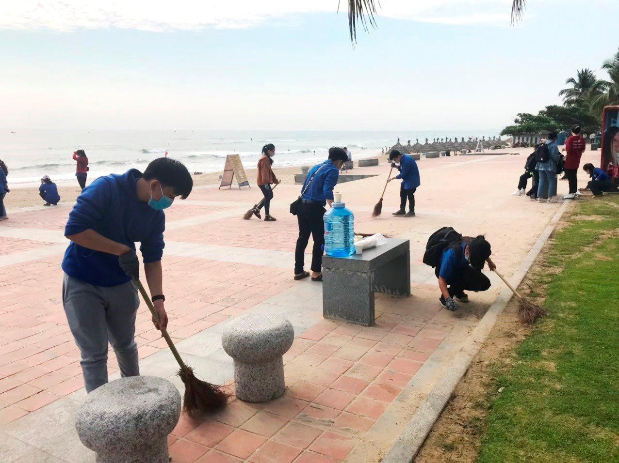 28 tỉnh/thành phố có biển trên toàn quốc có các hoạt động ra quân làm sạch bờ biển.