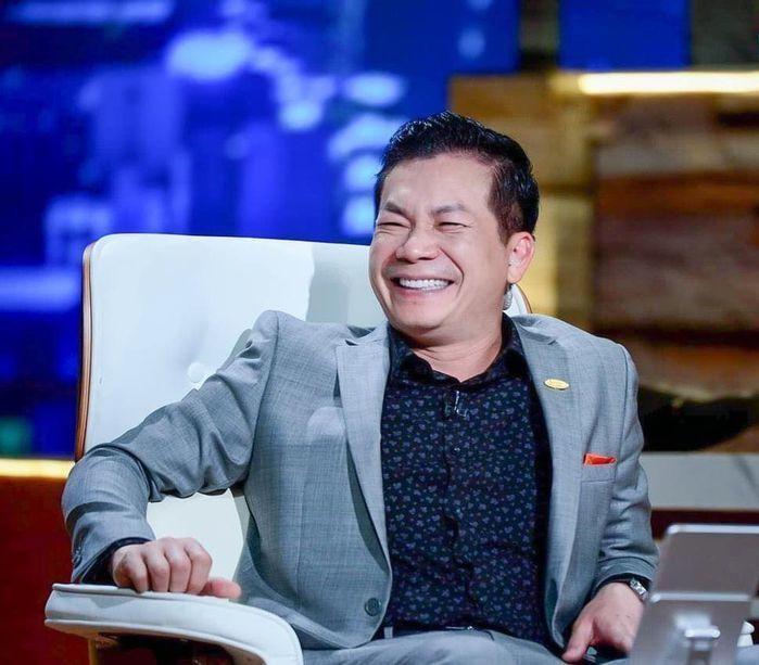 Đại gia Việt 2 đời vợ, 46 tuổi cưới nàng Á hậu kém 16 tuổi: Từng nhiều lần trắng tay, nổi tiếng chiều vợ cực khéoCận cảnh tổ ấm 5 sao của Shark Hưng và vợ Á hậu kém 16 tuổi - Ảnh 1.