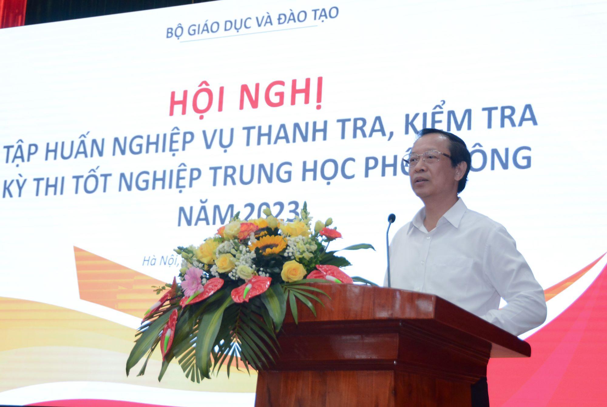 Thứ trưởng Bộ GD&ĐT Phạm Ngọc Thưởng phát biểu tại hội nghị.