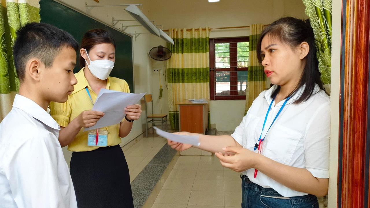 Kỳ thi tuyển sinh lớp 10 tại Quảng Ninh: Đề thi ngữ văn 'dễ thở' hơn năm trước - Ảnh 4.