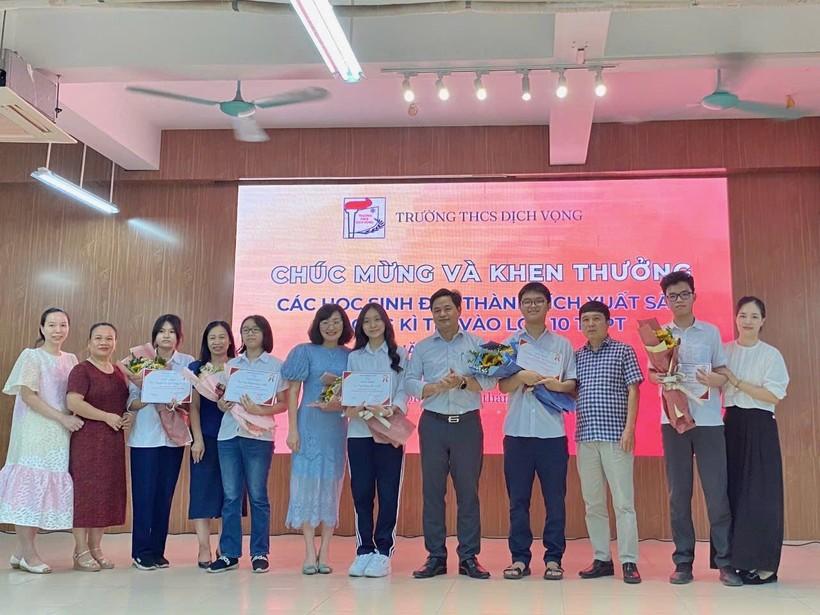 Trường THCS Dịch Vọng vươn lên tốp đầu các trường công lập ảnh 2