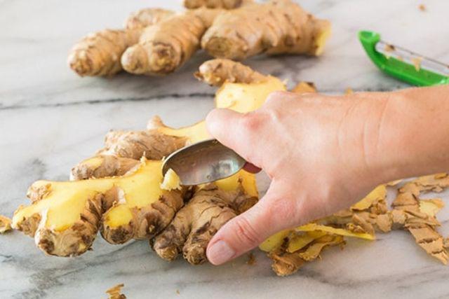 Điều gì xảy ra khi ăn gừng không gọt vỏ, hiểu thế nào cho đúng câu nói 'mùa đông ăn củ cải, mùa hè ăn gừng' - Ảnh 1. Điều gì xảy ra khi ăn gừng không gọt vỏ, hiểu thế nào cho đúng câu nói 'mùa đông ăn củ cải, mùa hè ăn gừng' - Ảnh 1.