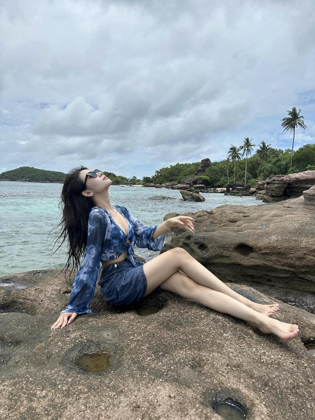 Dàn hot girl "thế hệ mới" trong phim Việt giờ vàng đọ dáng gợi cảm - Ảnh 11. Dàn hot girl "thế hệ mới" trong phim Việt giờ vàng đọ dáng gợi cảm - Ảnh 11.