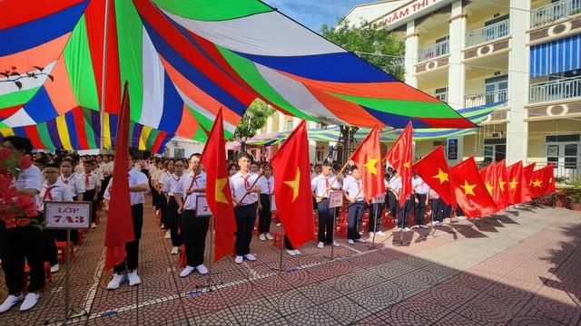 Trẻ mầm non Hải Dương và gần 500 nghìn học sinh Hải Phòng háo hức, phấn khởi trong ngày khai giảng - Ảnh 14.