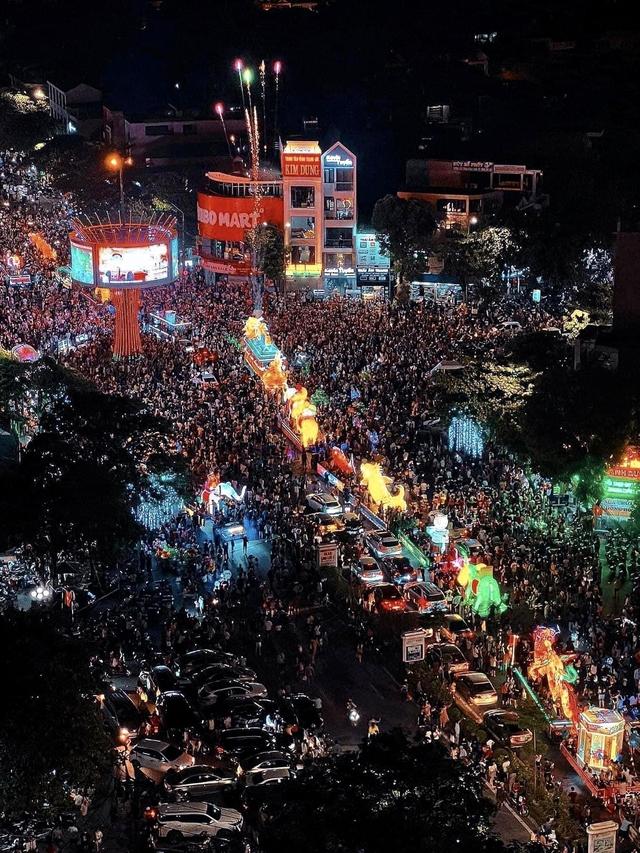 Tuyên Quang: 64 mô hình đèn Trung thu khổng lồ đã sẵn sàng cho Lễ hội Thành Tuyên hướng tới Festival Quốc tế - Ảnh 16.